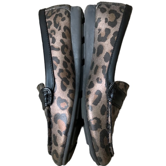 Women’s Cushion Walk Leopard loafers - Picture 3 of 9